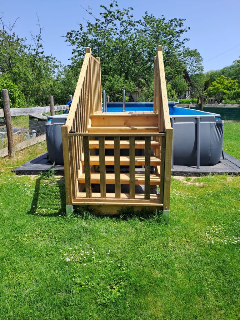 pool steps with child safety gate