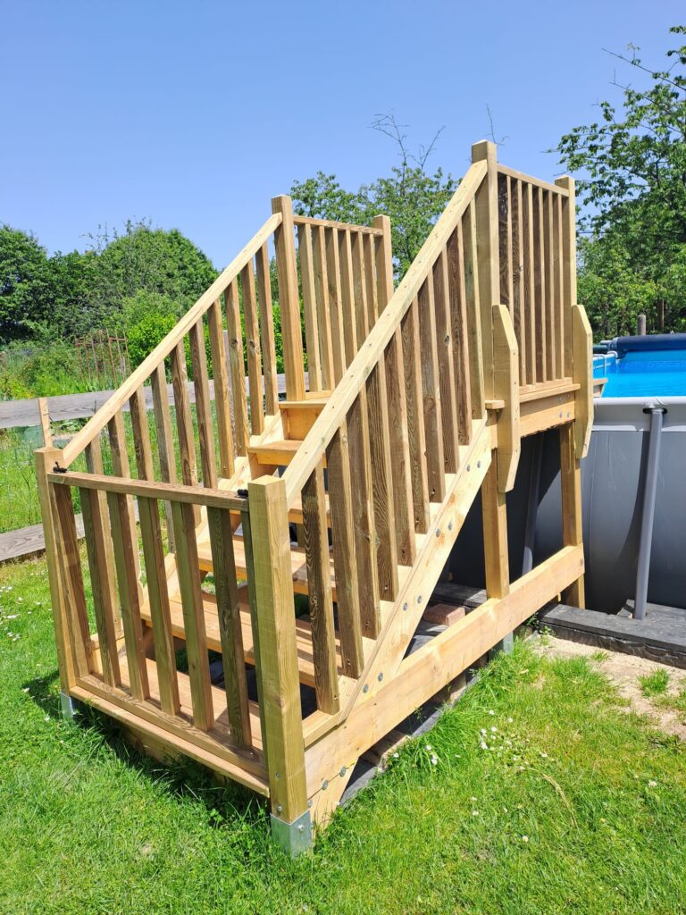 pool steps with child safety gate